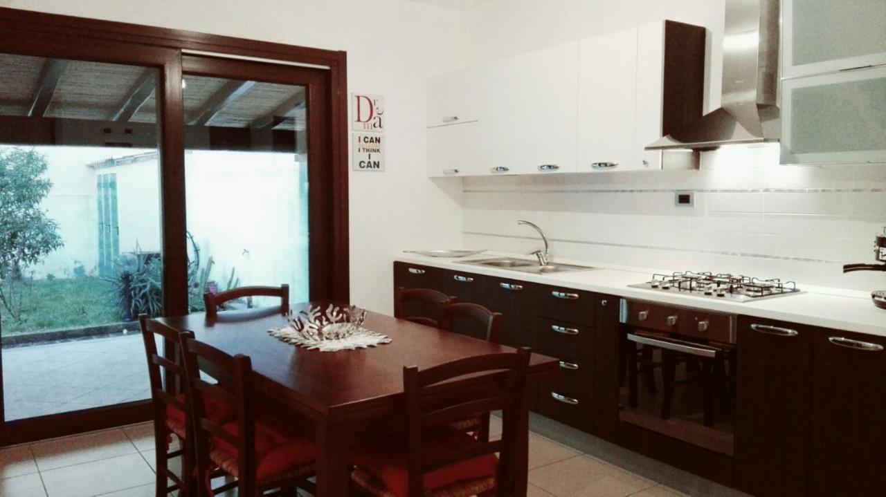 Casa Il Cortile Fiorito Apartment Tortoli Bagian luar foto