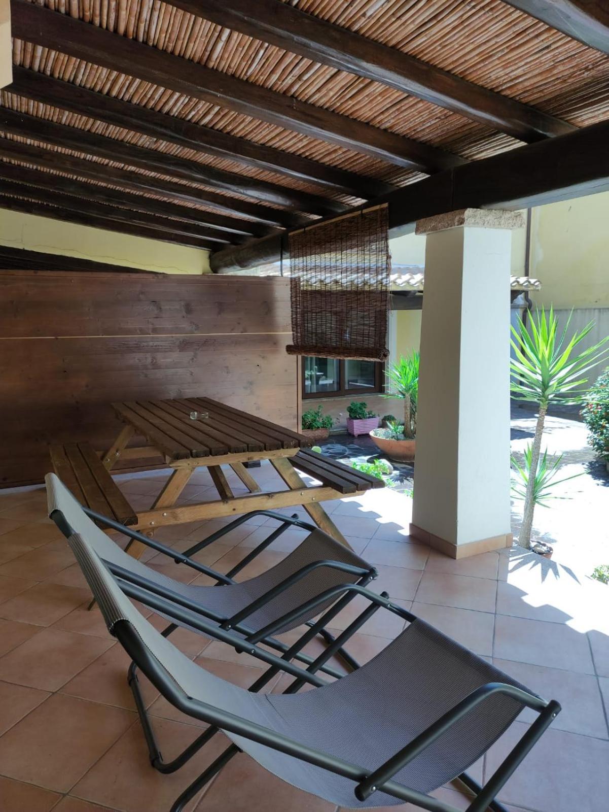 Casa Il Cortile Fiorito Apartment Tortoli Bagian luar foto